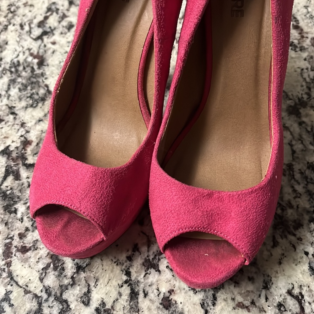 Pink platform heels - Picture 4 of 4
